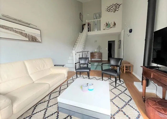 Large Lakeside House - Mayvillage Tatil Evi *