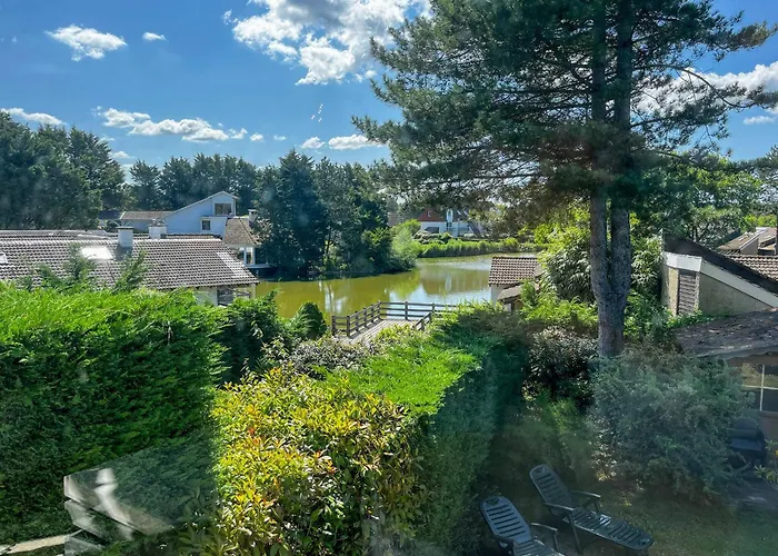 Large Lakeside House - Mayvillage Le Touquet