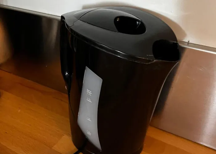 Large Lakeside House - Mayvillage