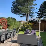 Holiday home Large Lakeside House - Mayvillage