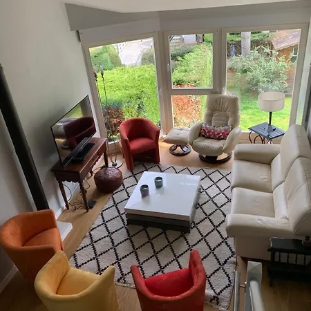 Nyaraló Large Lakeside House - Mayvillage