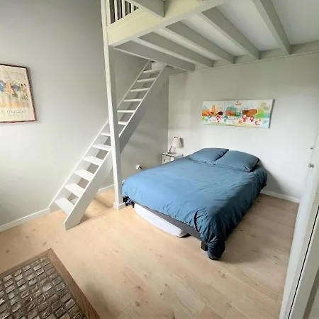 Holiday home Large Lakeside House - Mayvillage *