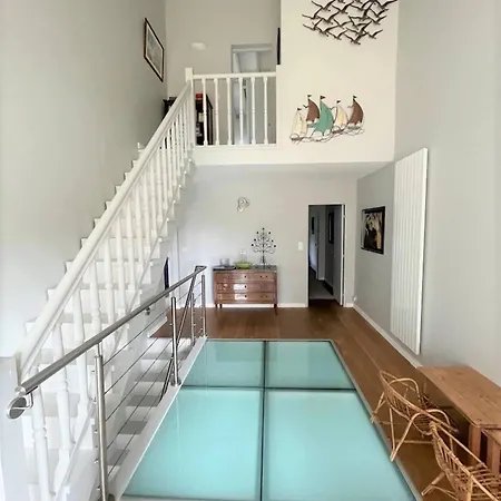 Large Lakeside House - Mayvillage Holiday home