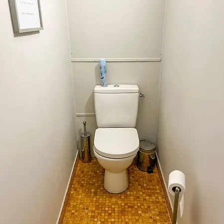 Nyaraló Large Lakeside House - Mayvillage