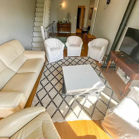 Nyaraló Large Lakeside House - Mayvillage