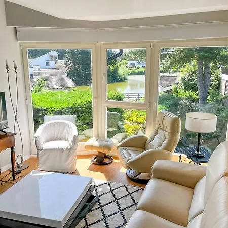 Nyaraló Large Lakeside House - Mayvillage