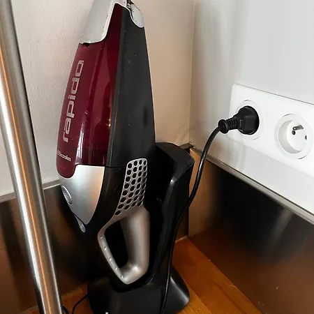 Large Lakeside House - Mayvillage *