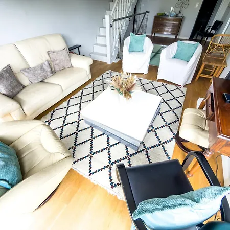 Large Lakeside House - Mayvillage Casa vacanze *